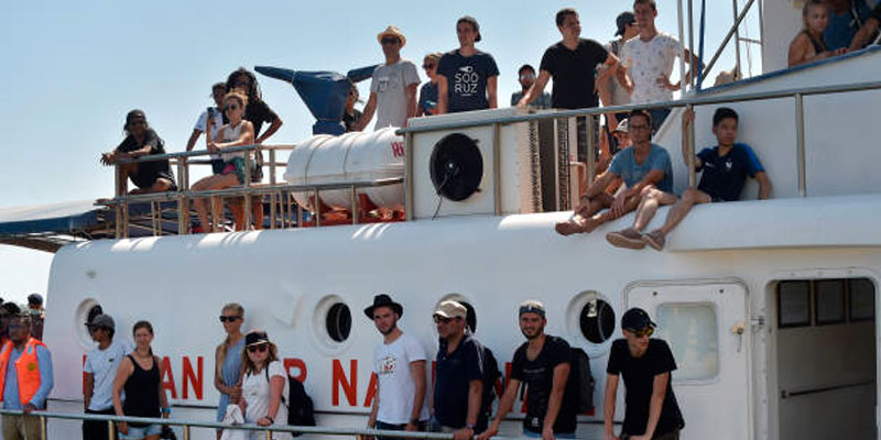 Indonésie: exode de touristes après un séisme dont le bilan s'alourdit