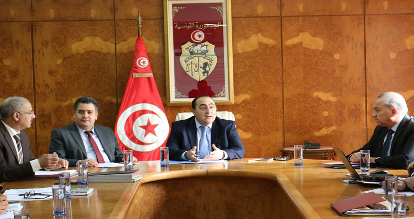 جلسة عمل حول نشاط مجمع الخطوط التونسية