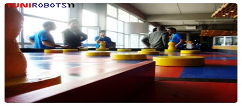 tunirobots-190412-2.jpg