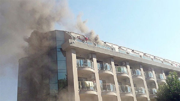 إصابة 14 شخصا في حريق بأحد الفنادق التركية