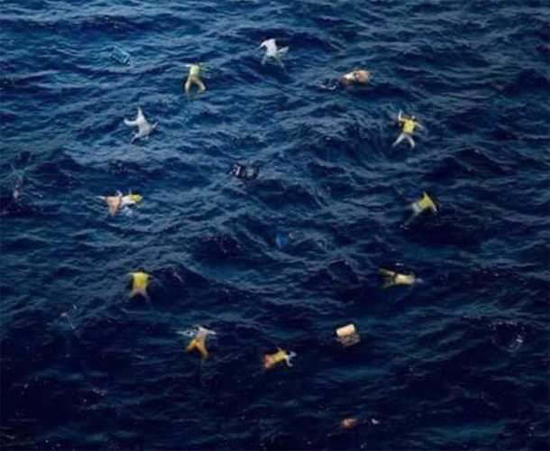 Banksy redessine le drapeau de l’Union Européenne avec des cadavres de migrants