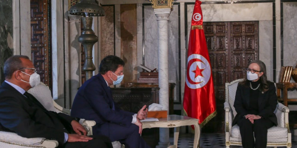رئيسة الحكومة لرئيس منظمة الأعراف الفرنسية: تونس حريصة على مزيد توفير تسهيلات للمستثمرين الفرنسيين