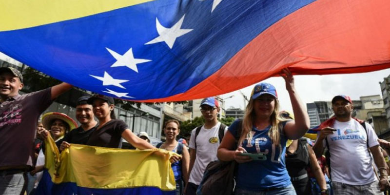  فنزويلا تعلن إغلاق سفارتها وقنصلياتها في أمريكا وتتهم ترامب بتدبير الانقلاب