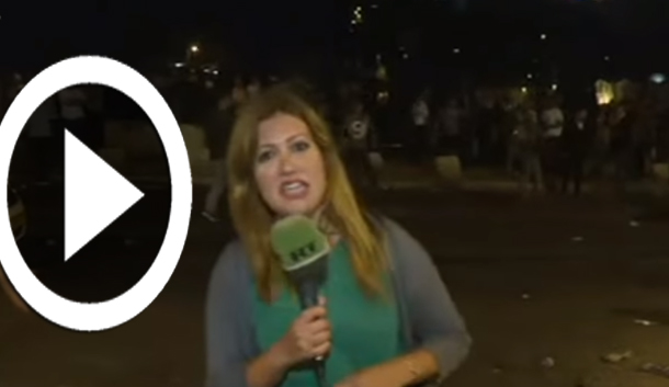 بالفيديو: تعرض مراسلة روسيا اليوم لاعتداء من قبل جنود إسرائيليين 