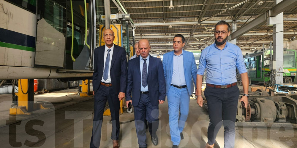 En photos : Le ministre du Transport effectue une visite surprise à l’atelier de maintenance du TGM