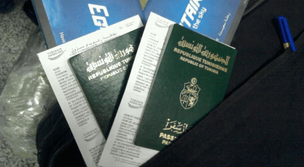 الكشف عن شبكة مختصة في تزوير التأشيرات وعقود العمل