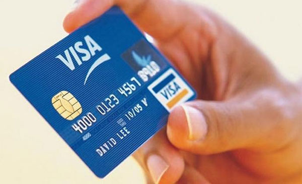 ضبط أجنبي غير حامل لجواز سفره بحوزته 32 بطاقة بنكية دولية بالعاصمة