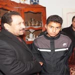 Le ministre de l’Intérieur rend visite à la famille du défunt Lotfi Zar