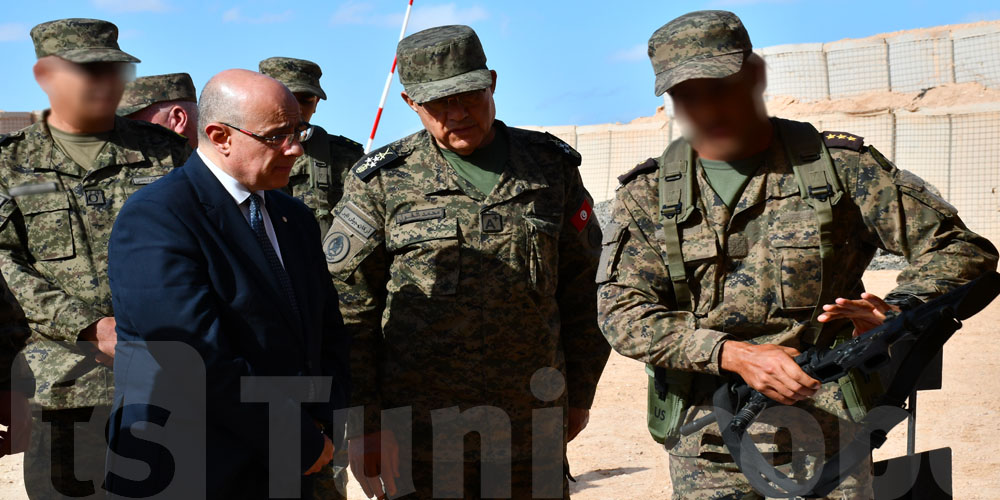 زيارة ميدانية لوزير الدفاع خالد السهيلي  إلى عدد من الوحدات العسكرية بولايتي مدنين وتطاوين