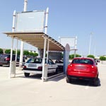 Les voitures garées sous des abris à chariots, un phénomène à la mode en Tunisie ?
