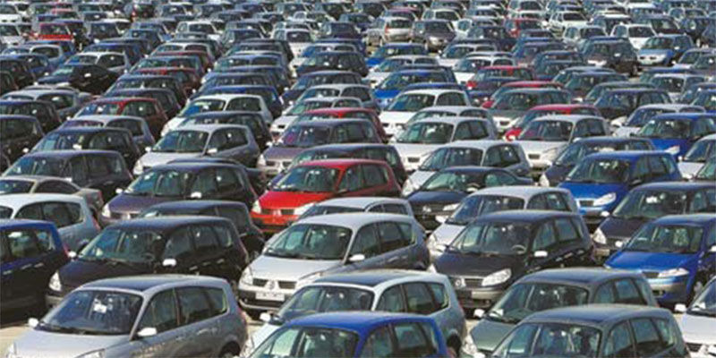 وزير التجارة يعلن عن السعر الجديد للسيارات الشعبية