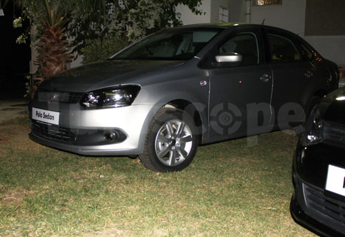 vw-polo-sedan-310713-10.jpg