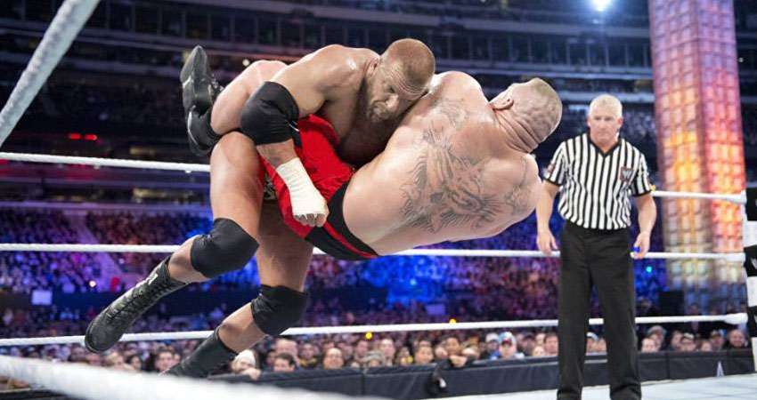 لأول مرة في تاريخه... اتحاد مصارعة المحترفين WWE يتخذ قرارا استثنائيا بسبب السعودية 