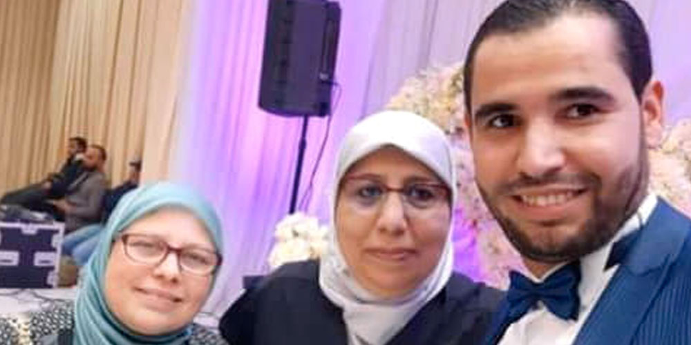 Cette photo pose problème à Yamina Zoghlami