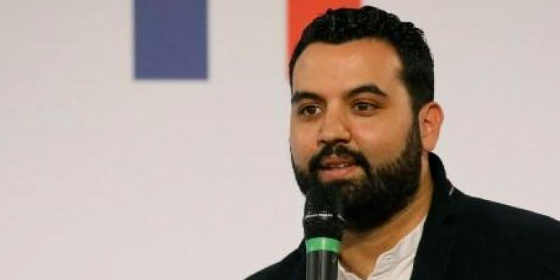 L’humoriste Yassine Belattar, accusé de menaces et harcèlement, en garde à vue