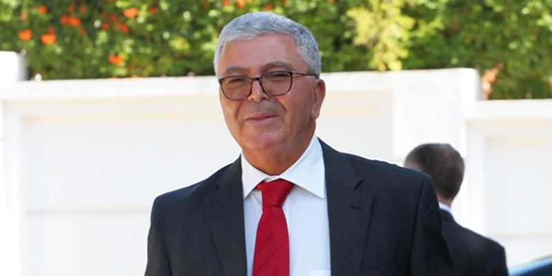 Le ministre de la défense nationale démissionne